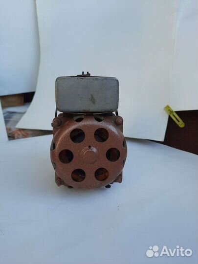 Эл/двигатель 220в,2700об/мин