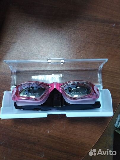 Очки для плавания