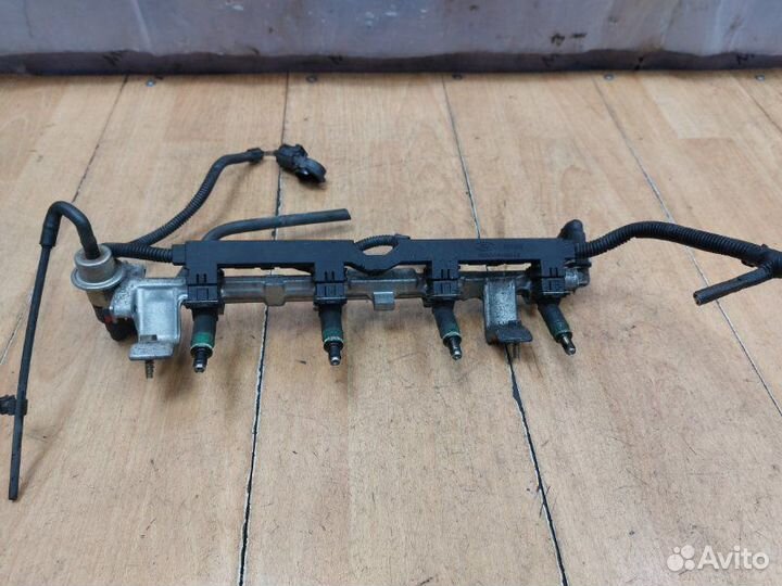 Топливная рампа Ford Focus 1 fydb 2002