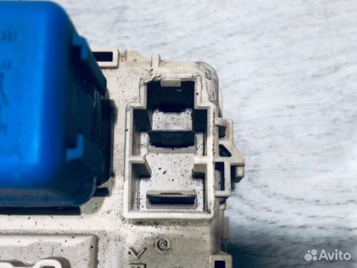 Блок предохранителей салонный Nissan X-Trail T30