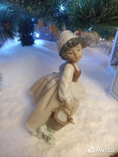 Фарфоровая статуэтка Lladro