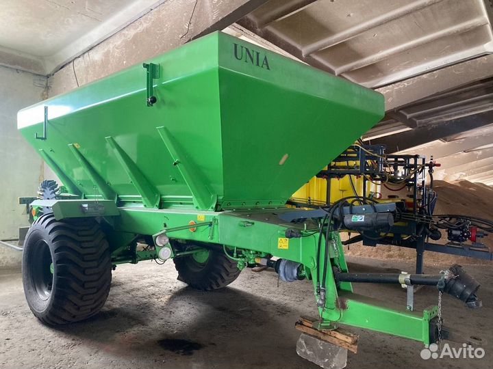 Разбрасыватель удобрений Unia RCW-5500, 2016
