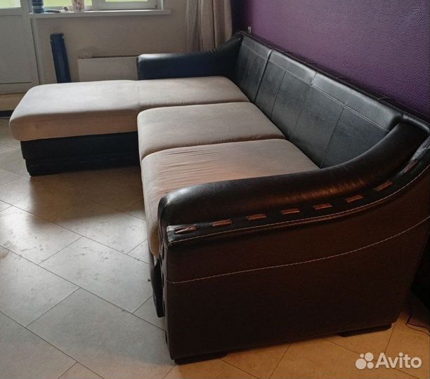 Диван мягкий, кожа и текстиль, колониальный стиль