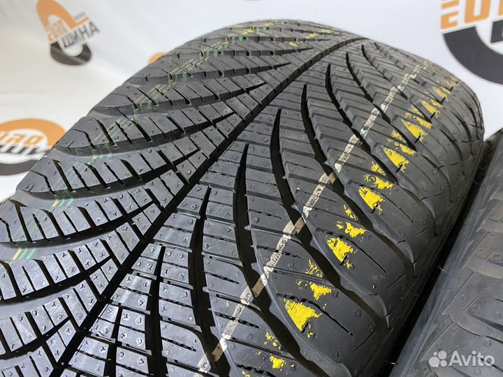 Goodyear Vector 4Seasons Gen-2 215/55 R17