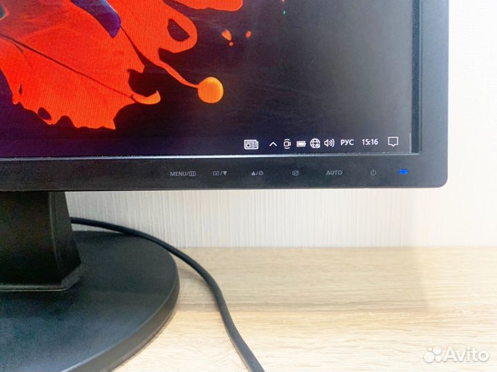Монитор Samsung (Широкоформатный)