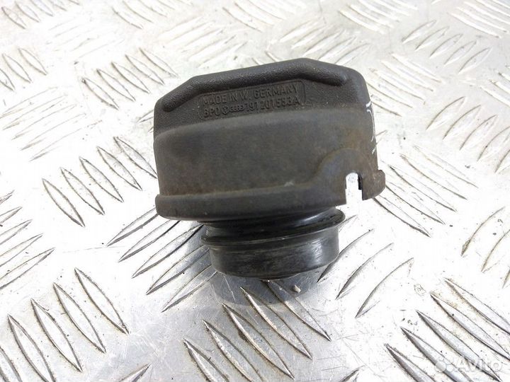 Пробка расширительного бачка Volkswagen Golf 1990