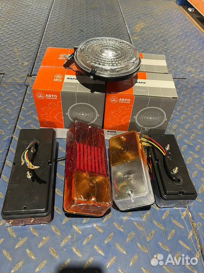 Фара фонарь комплект на кабину 80/82