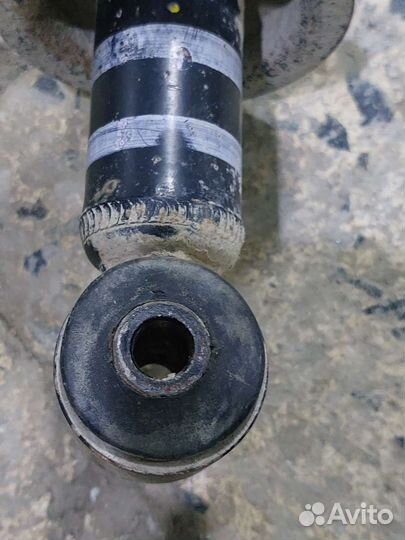 Стойка задняя Mitsubishi Lancer 9