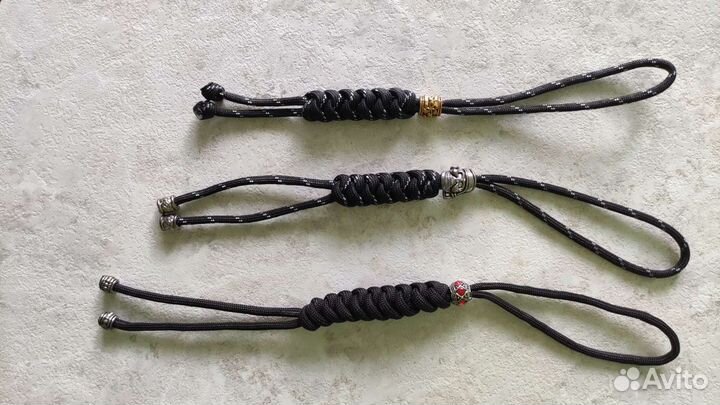 Темляк для ножа из паракорда