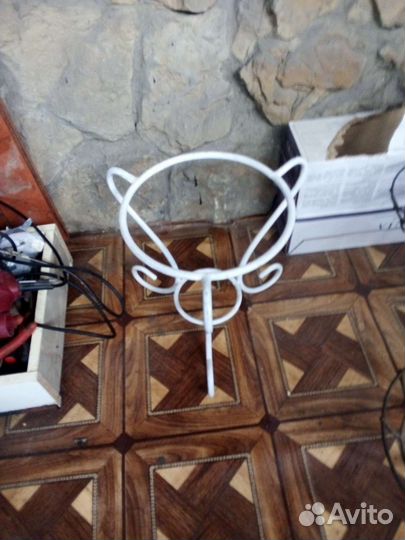 Подставка для цветов напольная металлическая