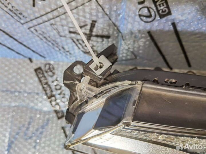 Фара левая Toyota Rav4 2015-2019