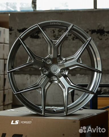 Кованые диски LS Forged R21 на Audi Q7 S8 Touareg