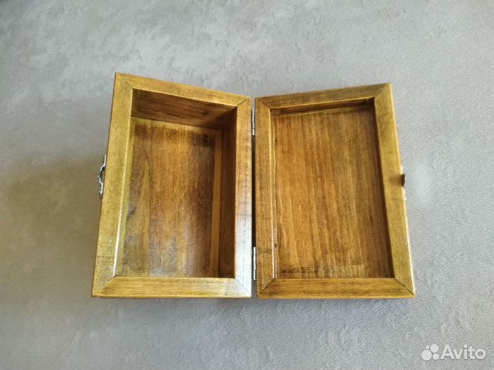 Шкатулка резная деревянная