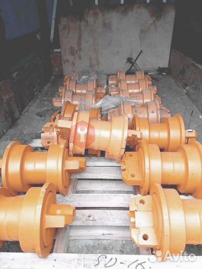 Каток поддерживающий Hitachi ZX200 9235824