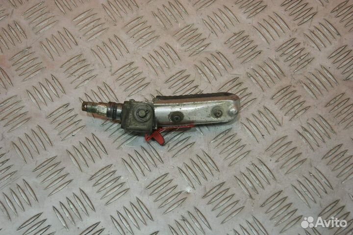 Подножка водителя правая Suzuki GSF250 bandit