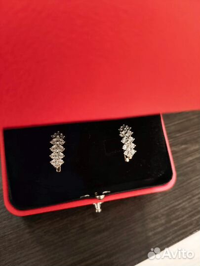 Золотые серьги с бриллиантами