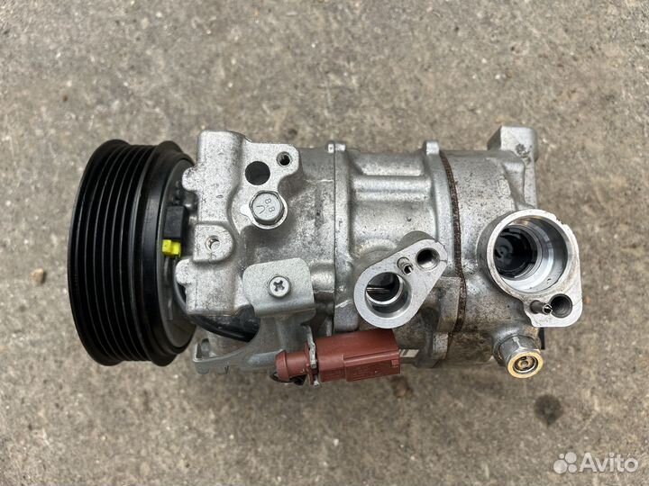 Компрессор кондиционера на VAG 3Q0816803D