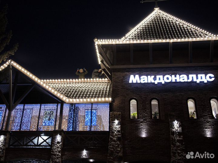 Новогоднее украшение зданий