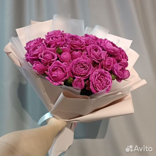 Букет кустовых пионовидных роз Мисти баблс