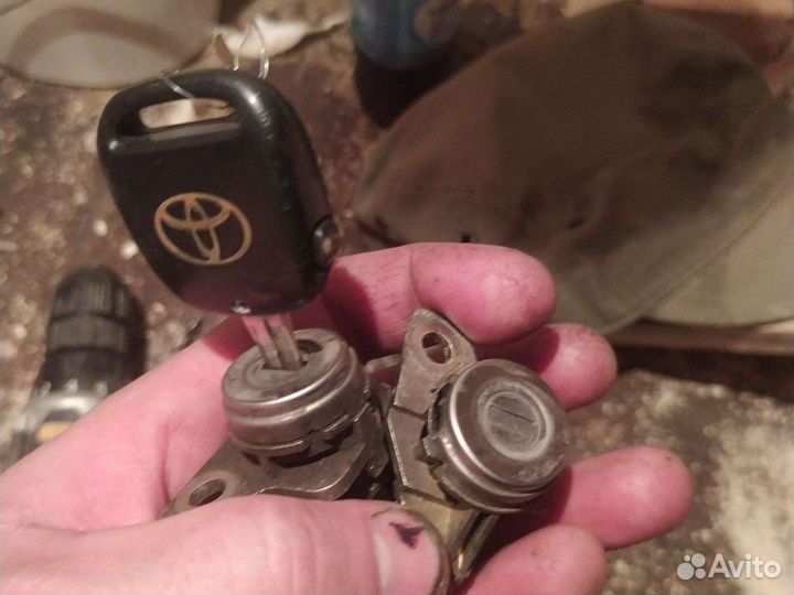 Замок зажигания Toyota Estima 2001 г ACR 40