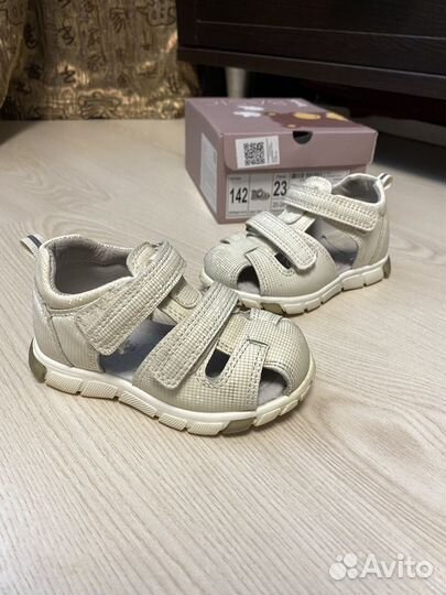 Сандалии для девочки 23 размер