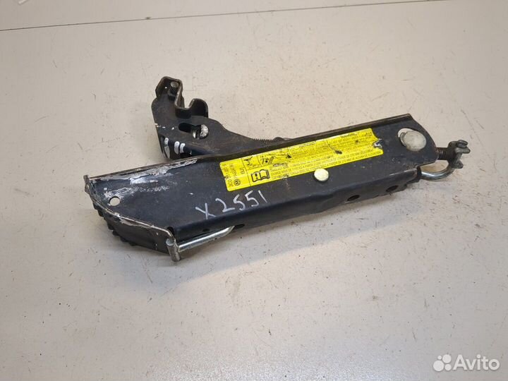 Домкрат Volkswagen Passat CC, 2009