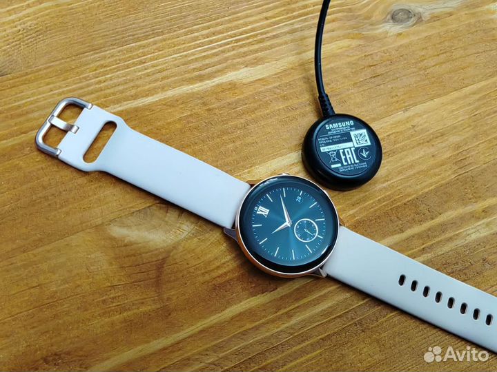 Samsung galaxy watch active часы