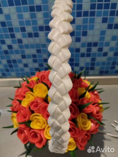 Корзинка-светильник с розами