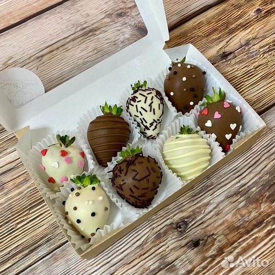 Букеты и коробочки из клубники в шоколаде/Доставка