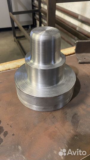 Токарные работы, резка пилой, сверловка