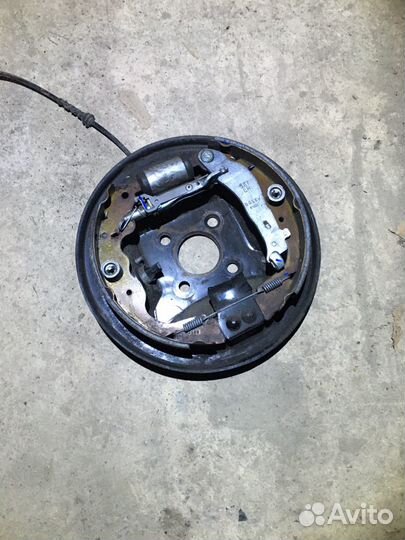 Задние тормоза в сборе на Рено Дастер