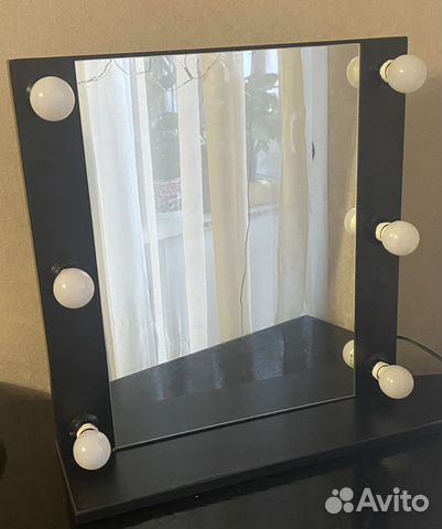 Гримерное зеркало с подсветкой