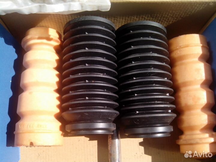 Фольксваген В3, пыльник с упором