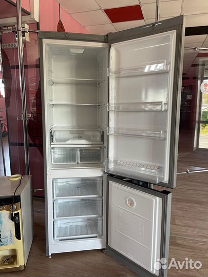 Холодильник indesit