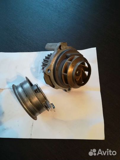 Помпа на skoda octavia 1 6, натяжной ролик