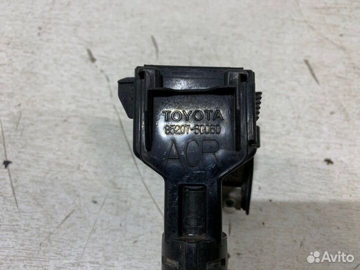 Форсунка омывателя фары передняя правая Toyota