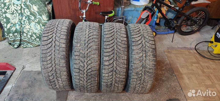 Bridgestone Blizzak Spike-01 215/60 R17 100T