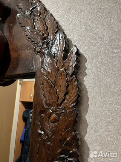 Зеркало настенное в деревянной раме кедр