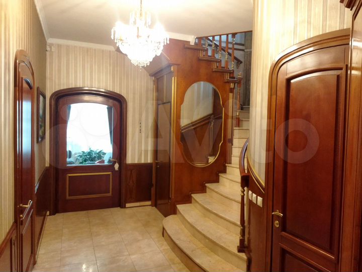 Дом 240 м² на участке 6 сот.