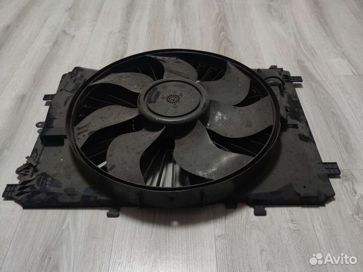 Вентилятор основной Mercedes W204 212 207