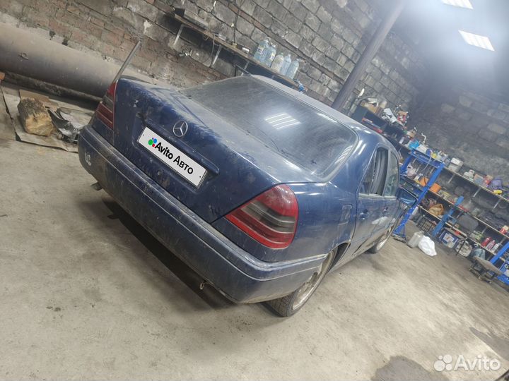 Mercedes-Benz C-класс 1.8 МТ, 1997, битый, 250 000 км