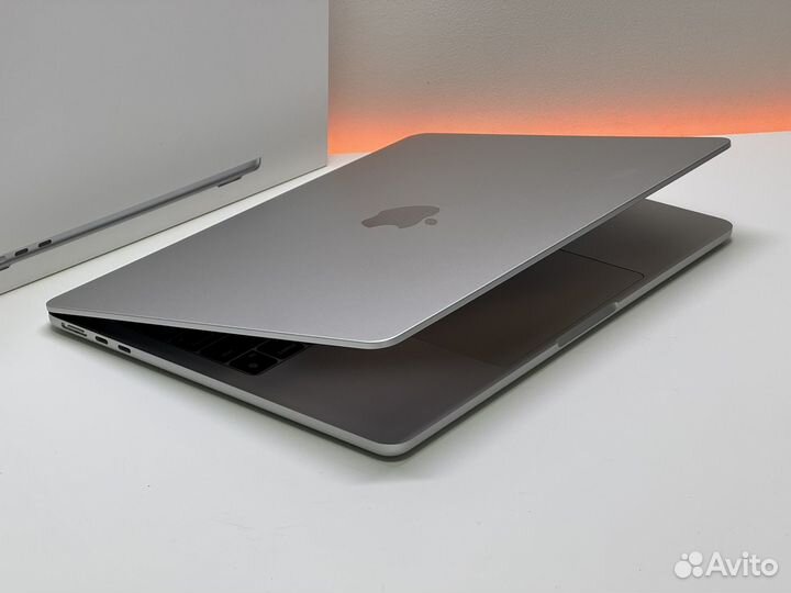 MacBook Air 13 2022 M2 256gb гарантия / чек