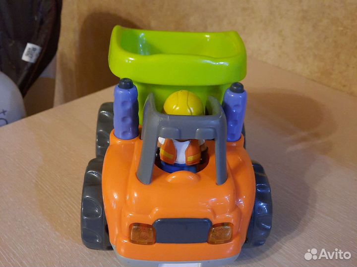 Развивающая машинка