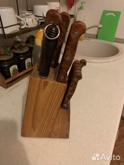 Набор ножей с точилкой и подставкой