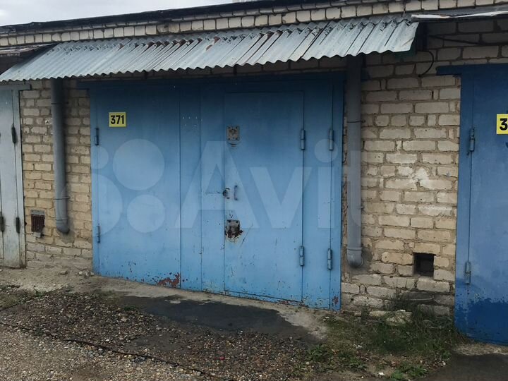 Гараж, > 30 м²