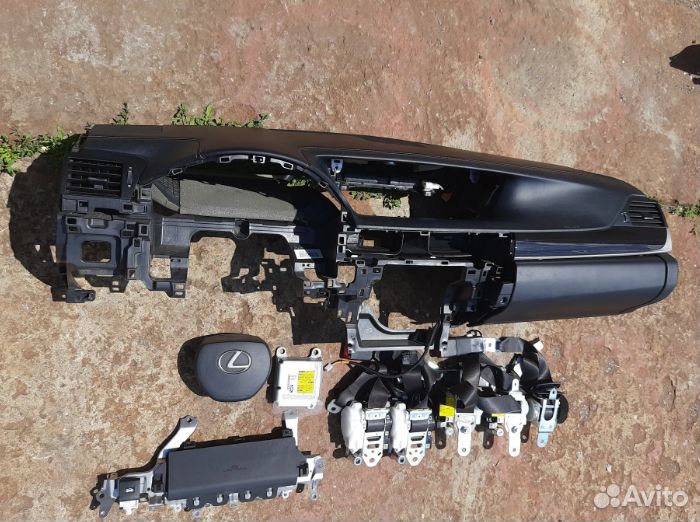 Lexus GS 2012- система безопасности