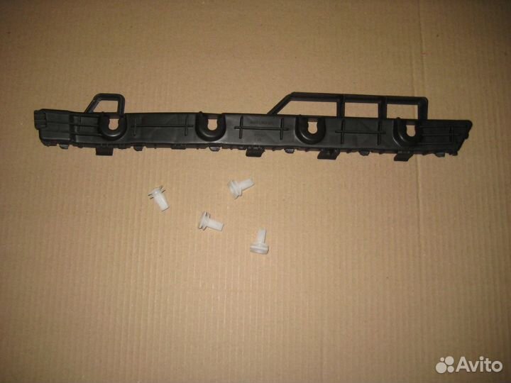 Кронштейн заднего бампера Kiа Rio 2017