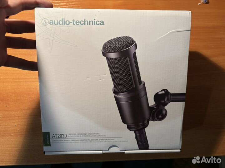 Студийный микрофон audio technica AT2020
