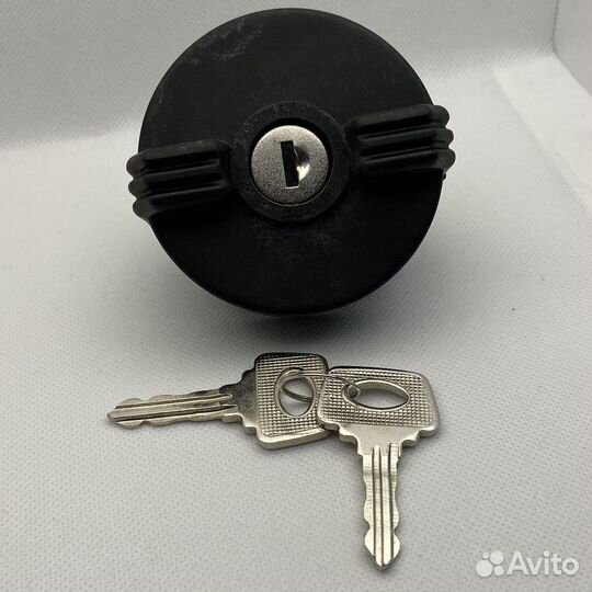 Крышка бензобака с замком ваз 2101-2107 новая