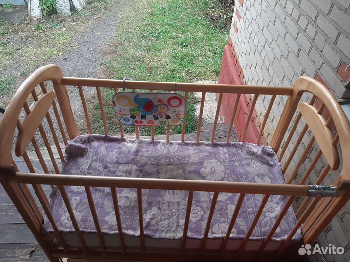 Детская кроватка
